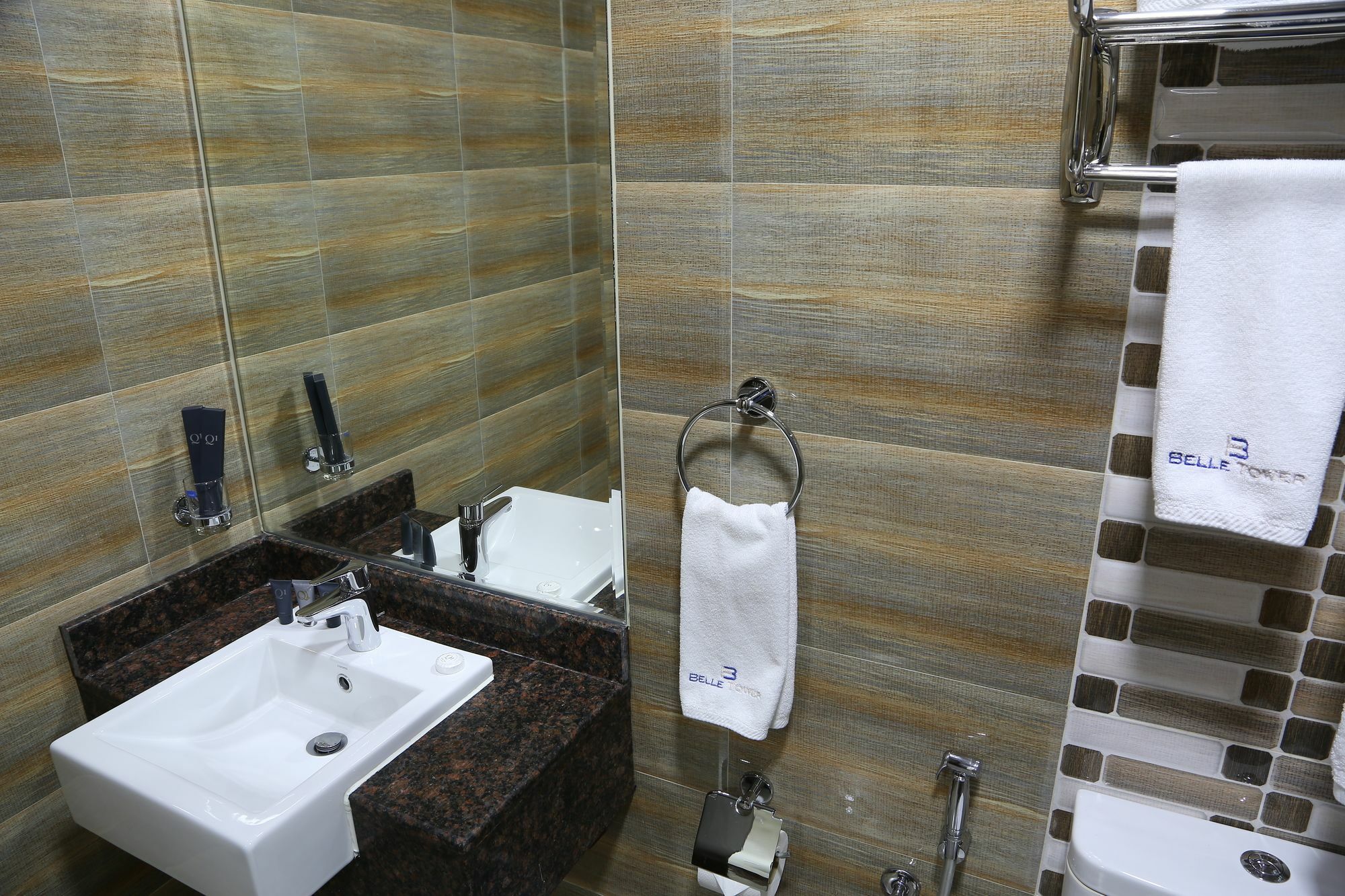 מנאמה Belle Tower Apartments מראה חיצוני תמונה